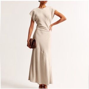 Abercrombie & Fitch Crinkle Satin maxi dress